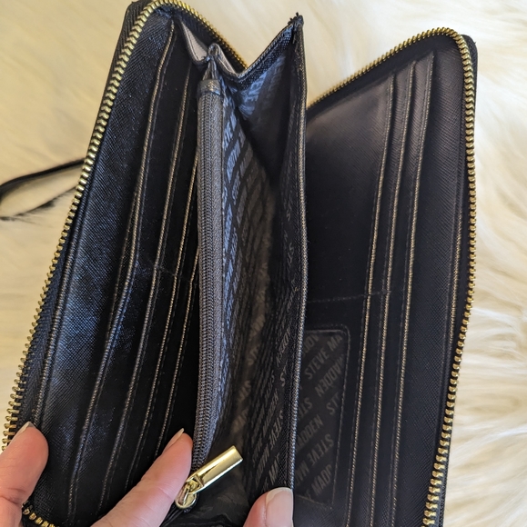 Steve Madden wallet wristlet - Picture 3 of 4